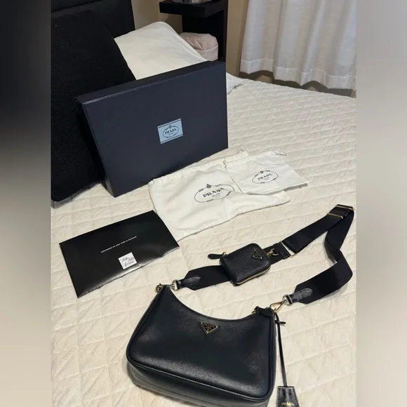 Prada Re-Edition 2005 Saffiano leather bag - Picture 2 of 5